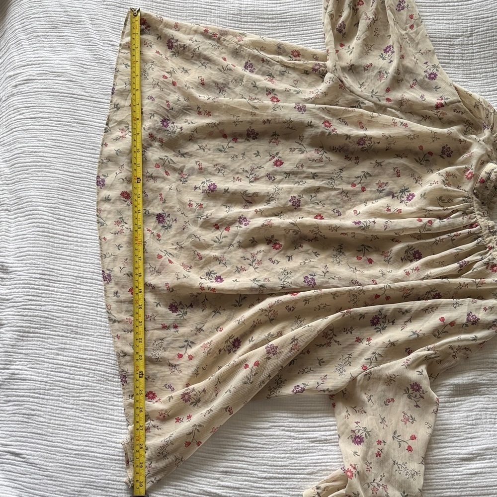 Uniqlo Chic Floral Beige Blouse for Women / L - Picture 6 of 9